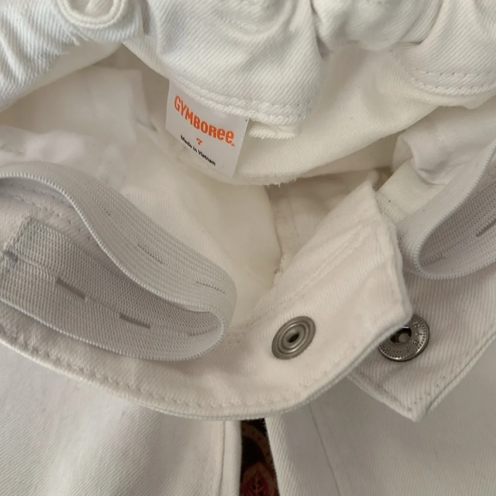 GYMBOREE white size 7 girls jeans.